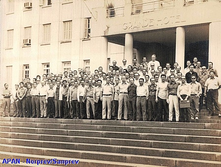 FONTE: ARQUIVO PESSOAL ETALIVIO MARTINS - Conveno Gerentes Banco Noroeste Grande Hotel 1973